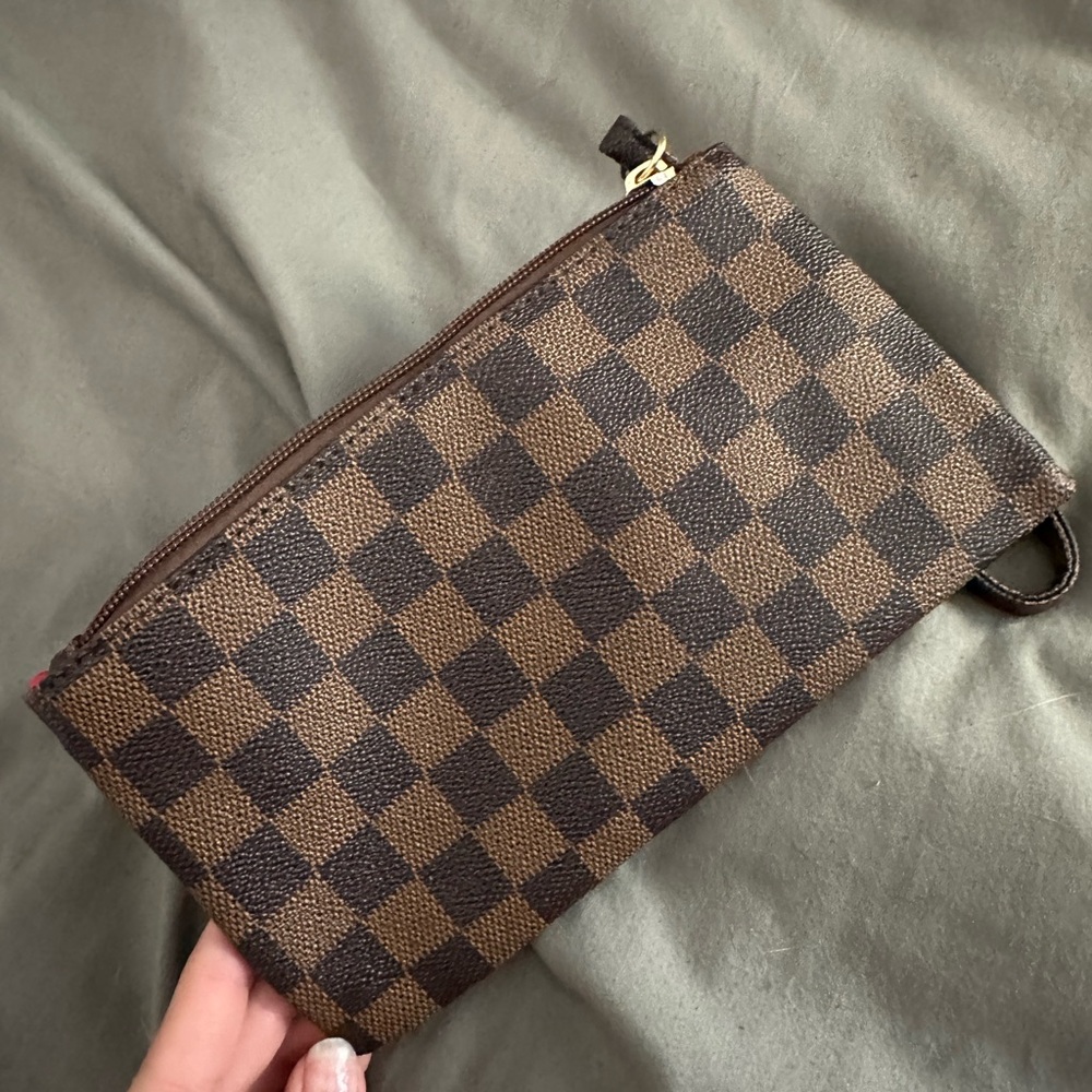 New Amazon Brown wristlet